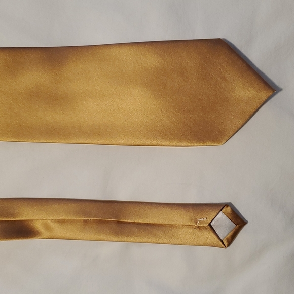 Men's gold color Manzini silk tie - Picture 2 of 6